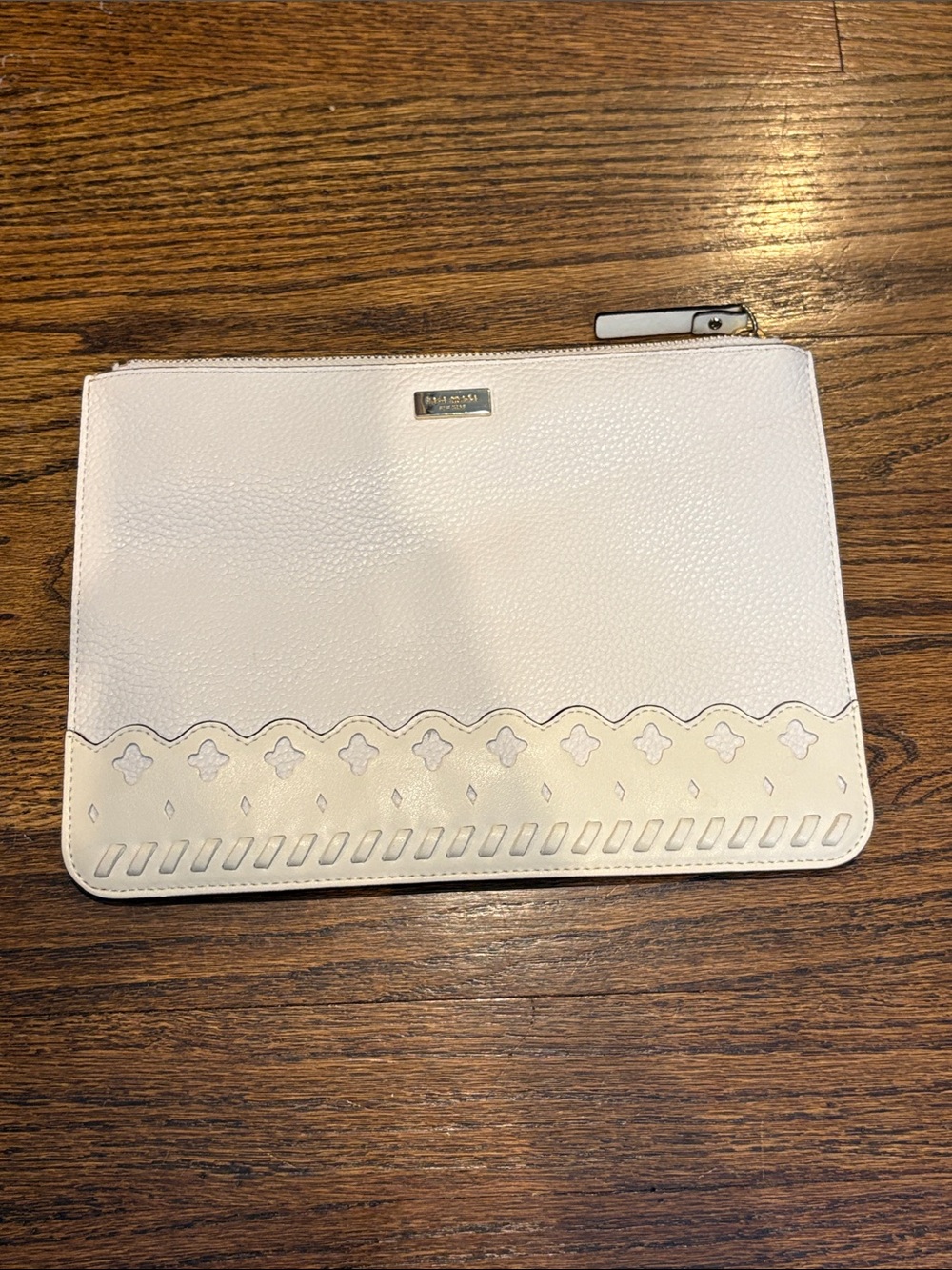 kate spade white leather scallop-edge zip pouch